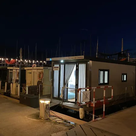 Apartment Houseboat Sardinia